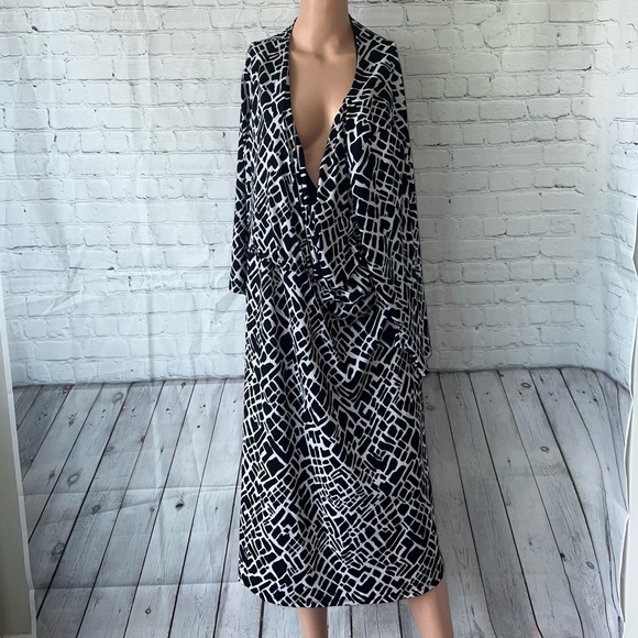 MSK Dresses & Skirts - MSK Women Gray & Black Checkered Dress size 4X